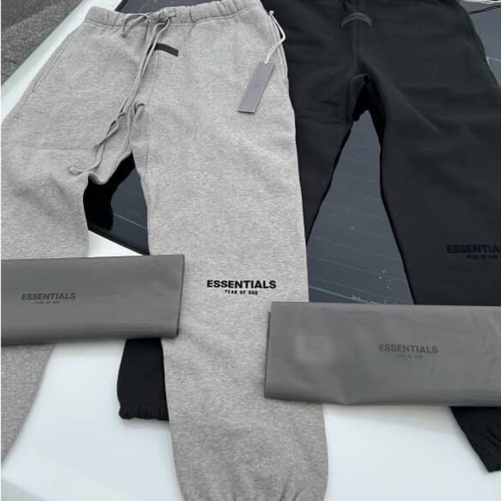 Essentials Fear of God Sweatpants in Gray and Black